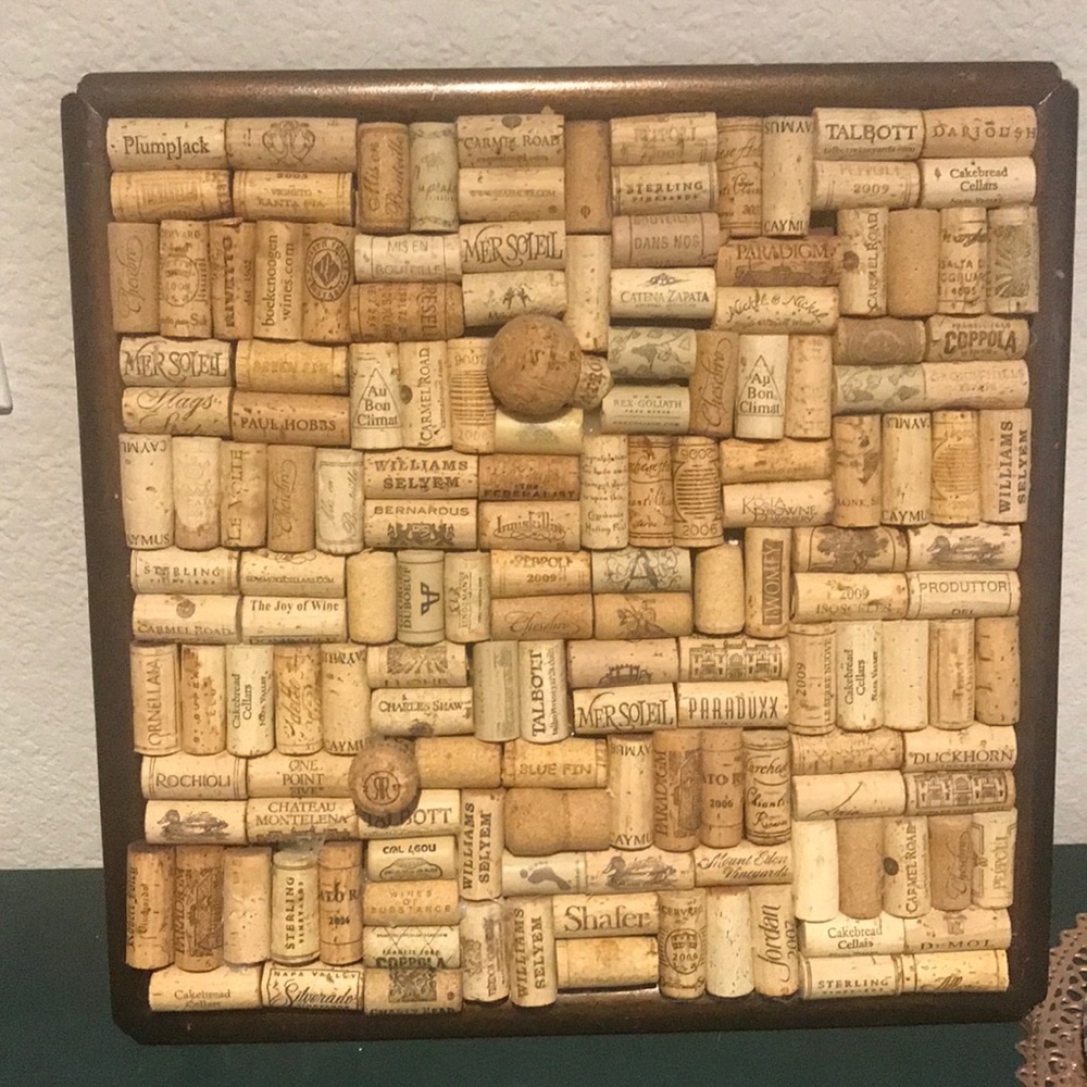 Handmade ๐พ Cork Board ๐ท Wine Cork Crafts - Picture 1 of 7